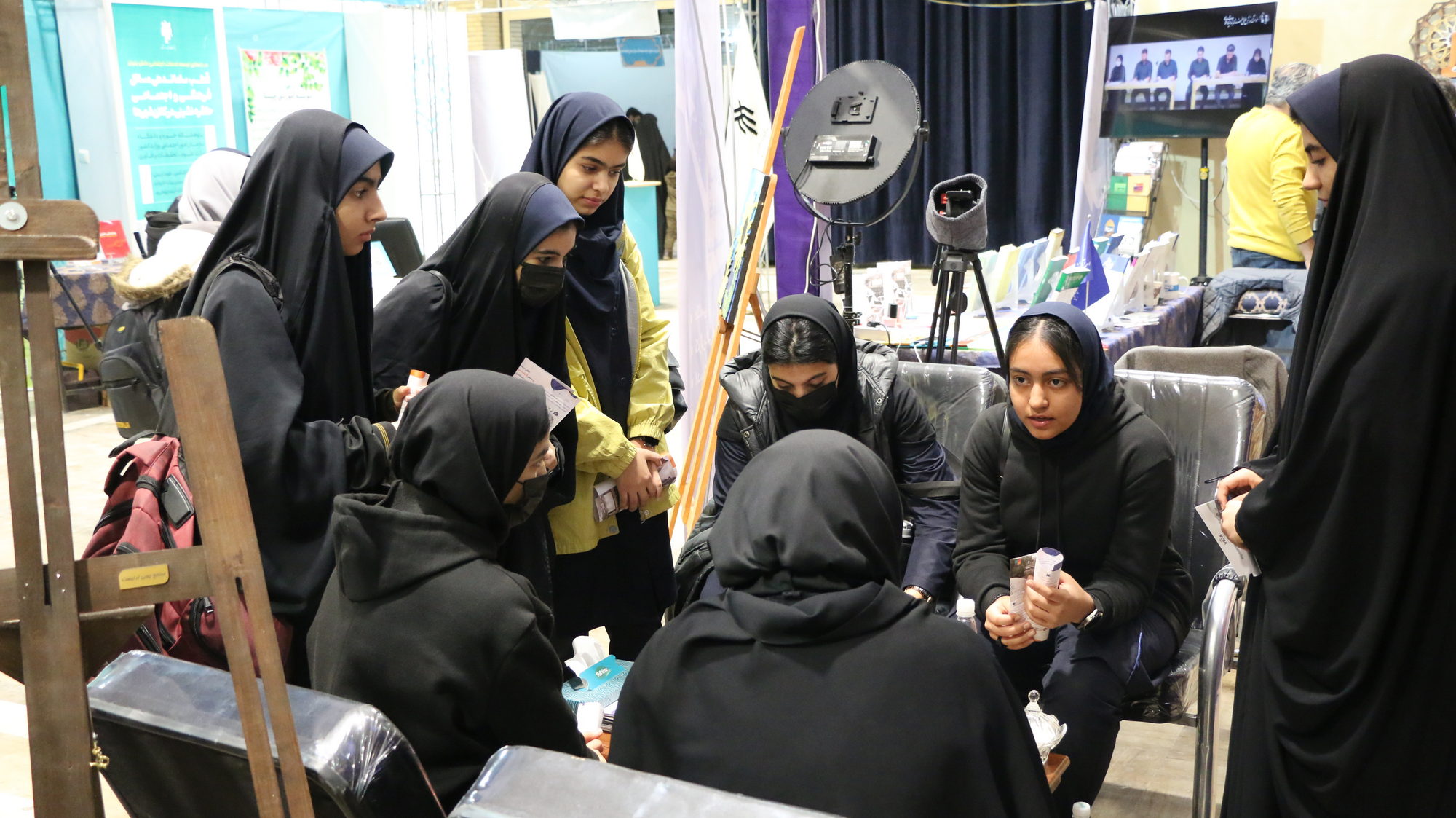 غرفه دانشگاه هنر و اندیشه اسلامی در بیست و پنجمین نمایشگاه دستاوردهای پژوهش، فناوری و فن بازار