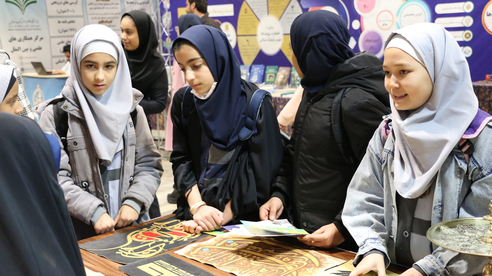 غرفه دانشگاه هنر و اندیشه اسلامی در بیست و پنجمین نمایشگاه دستاوردهای پژوهش، فناوری و فن بازار