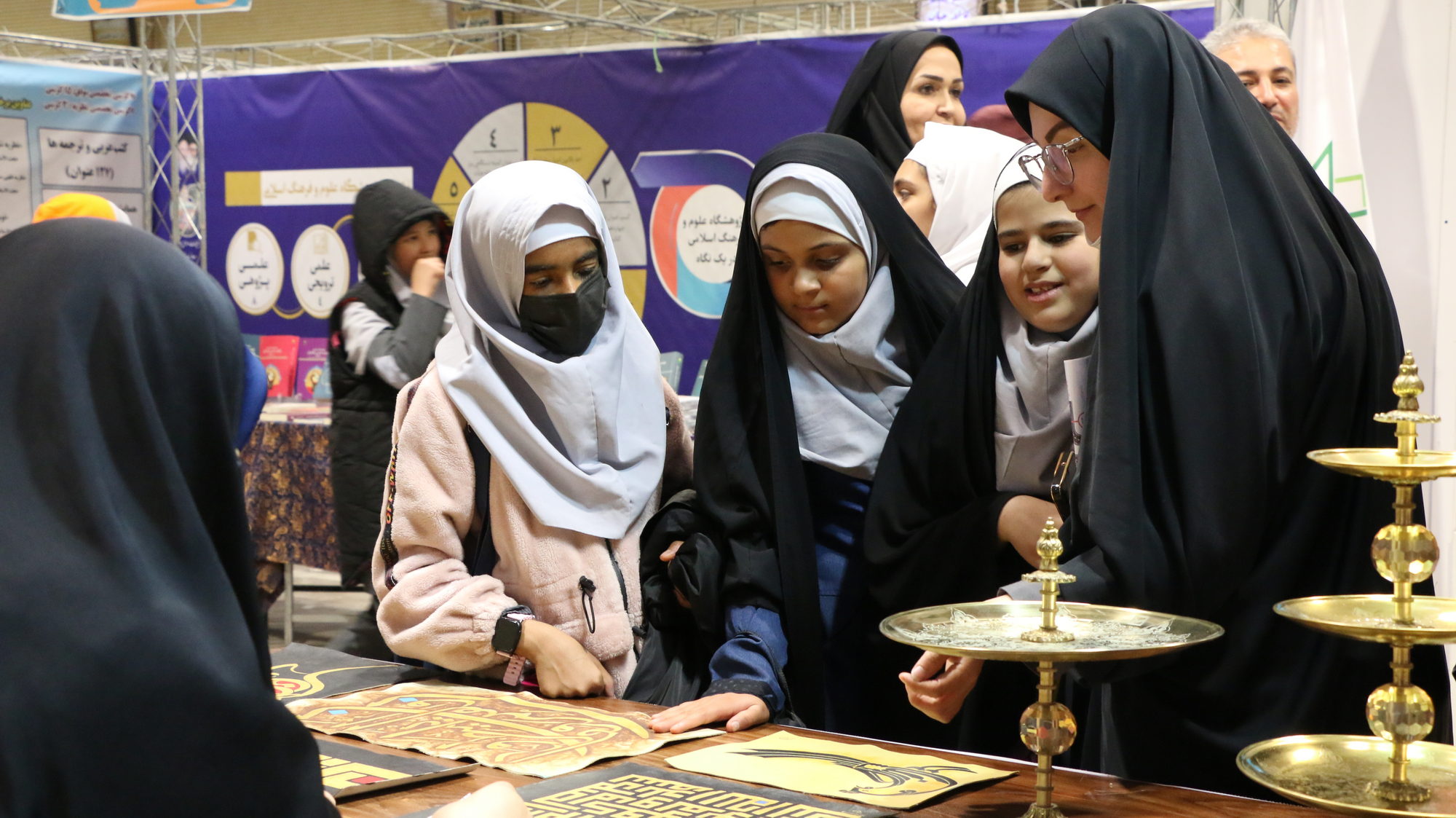 غرفه دانشگاه هنر و اندیشه اسلامی در بیست و پنجمین نمایشگاه دستاوردهای پژوهش، فناوری و فن بازار