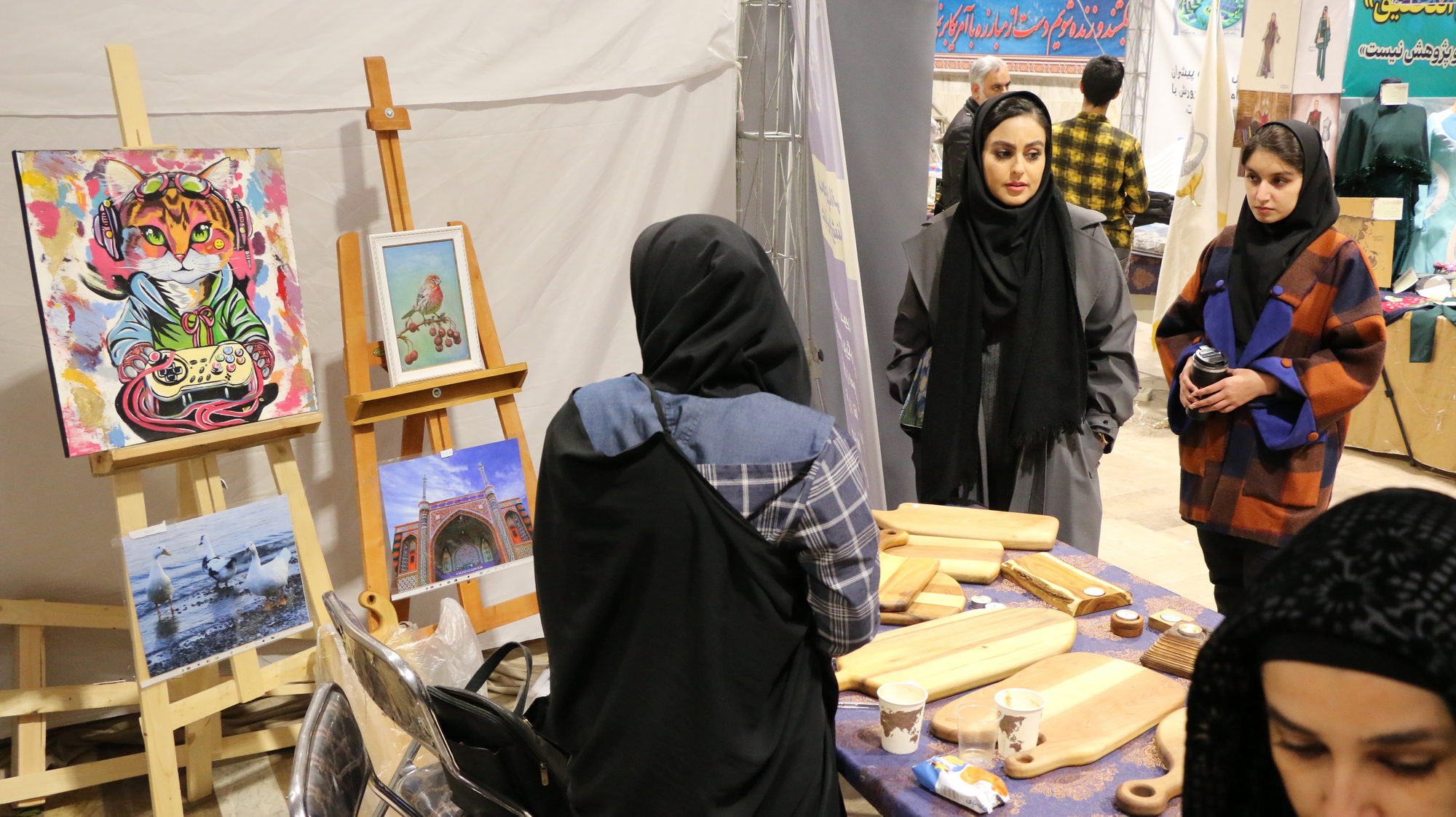 غرفه مرکز علمی کاربردی فرهنگ و هنر در بیست و پنجمین نمایشگاه دستاوردهای پژوهش، فناوری و فن بازار