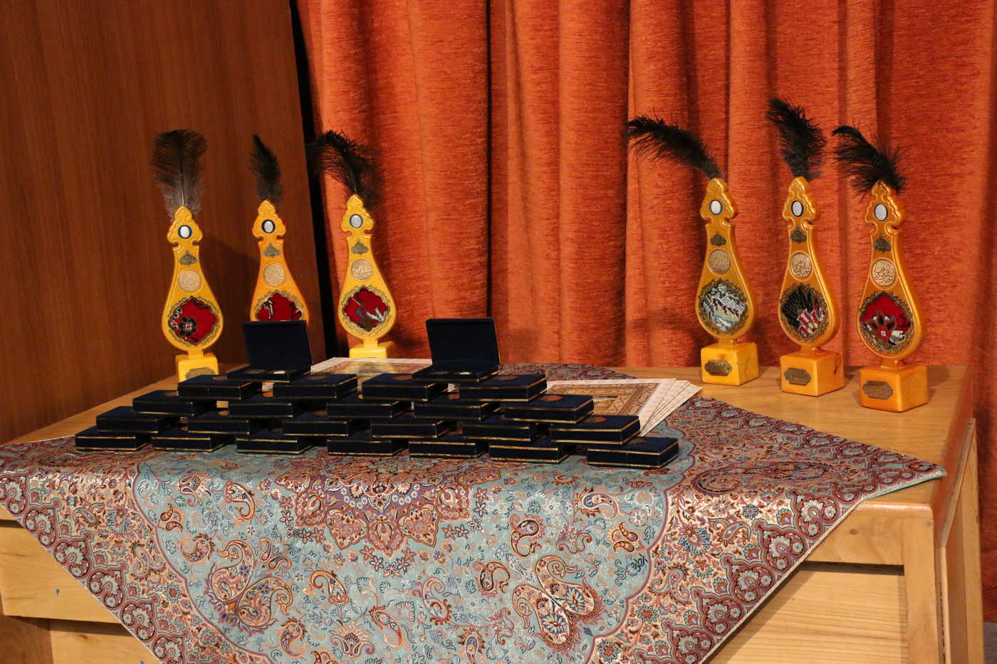 تندیسهای اختتامیه نمایشگاه از ماه تا آفتاب