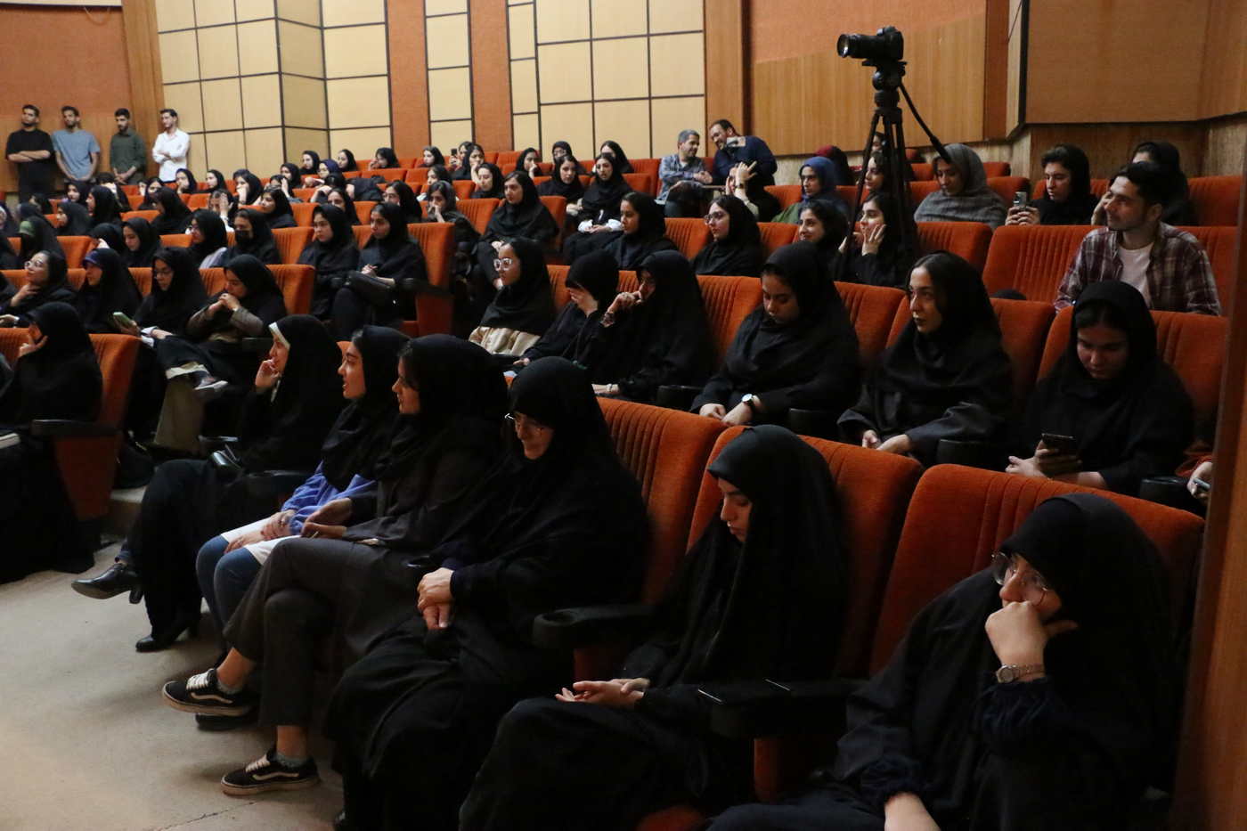 اختتامیه نمایشگاه از ماه تا آفتاب