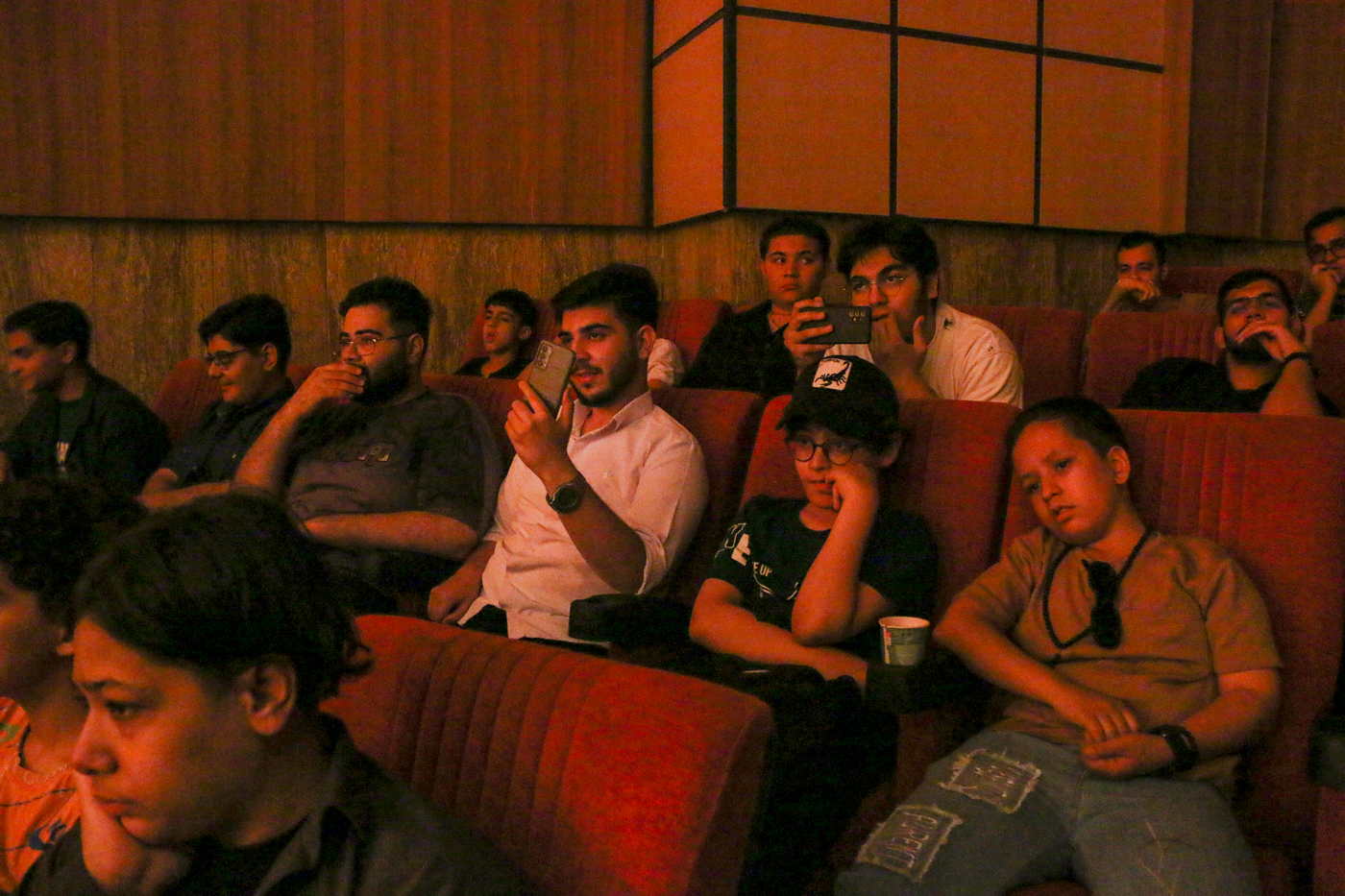 نمایشنامه خوانی Caroline