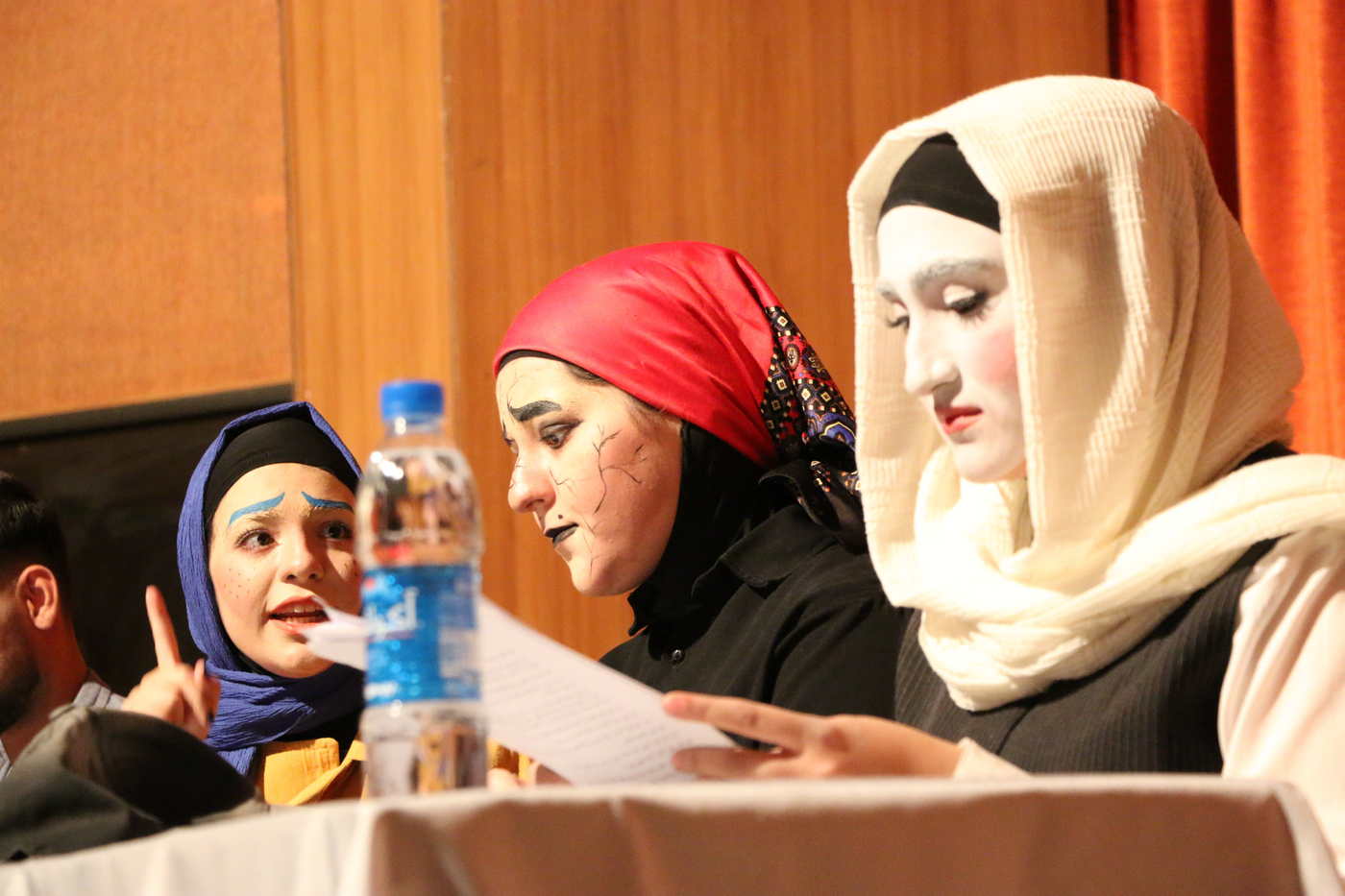 نمایشنامه خوانی Caroline