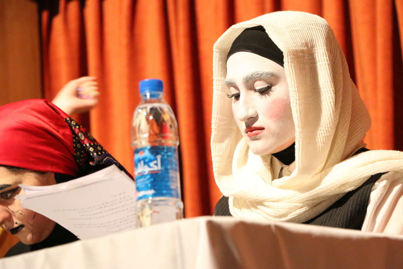 نمایشنامه خوانی Caroline