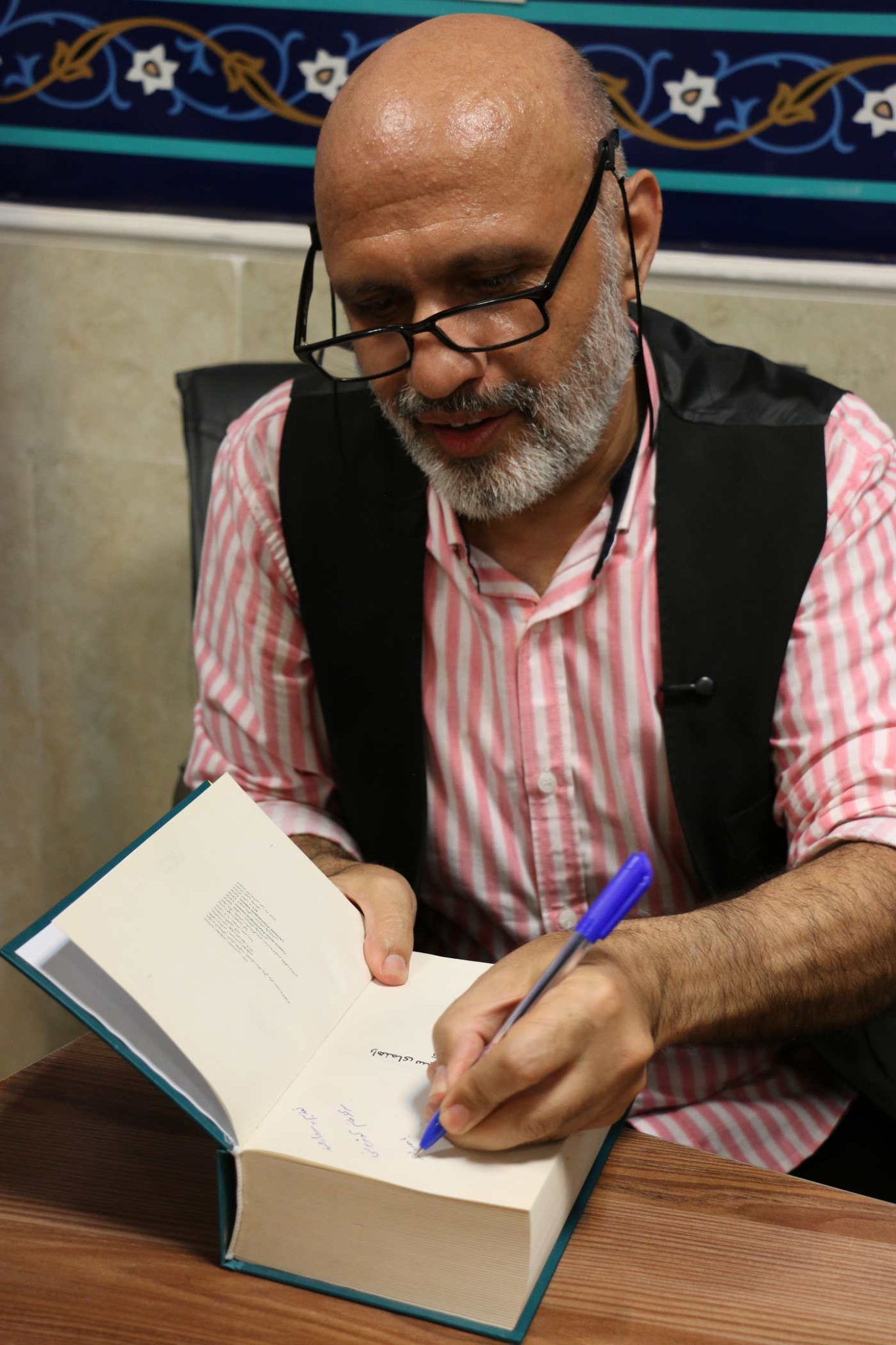 جشن یکسالگی انجمن ادبی ماها با حضور محمدحسن شهسواری