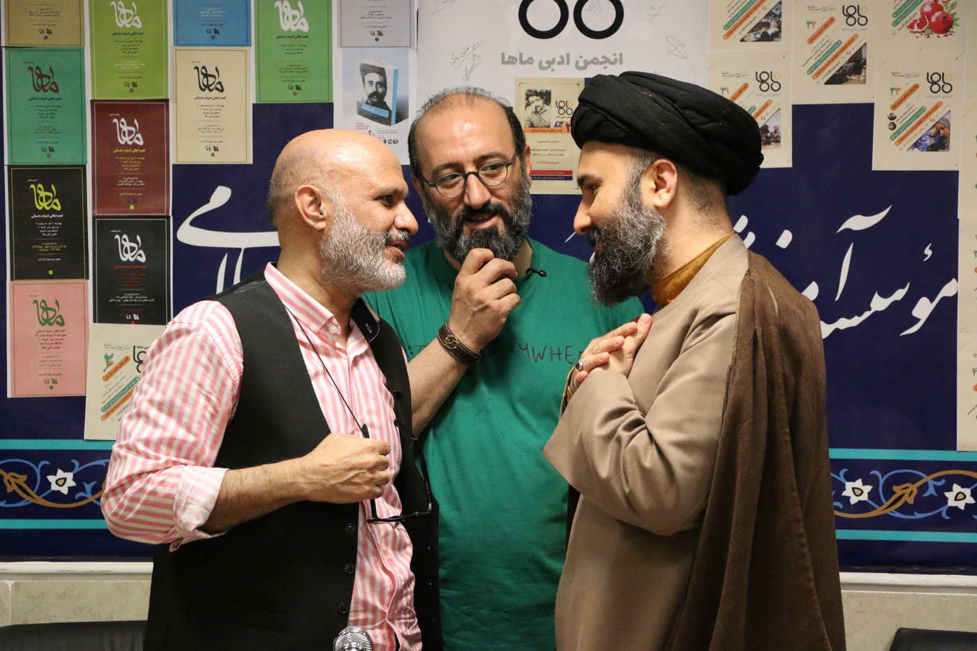 جشن یکسالگی انجمن ادبی ماها با حضور محمدحسن شهسواری