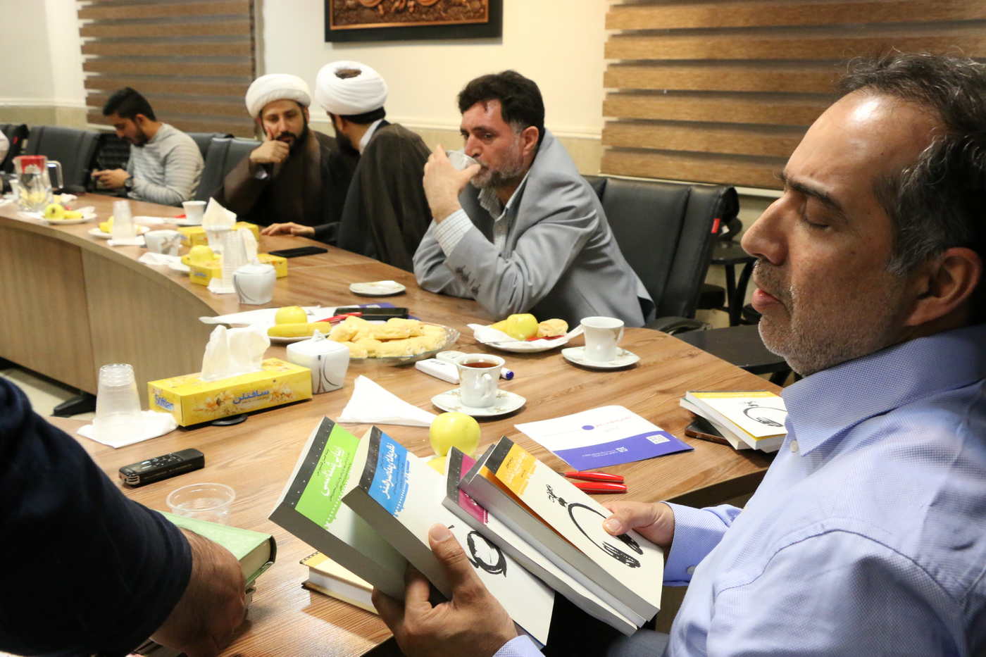 بازدید معاون وزیر فرهنگ و ارشاد اسلامی از دانشگاه هنر و اندیشه اسلامی قم