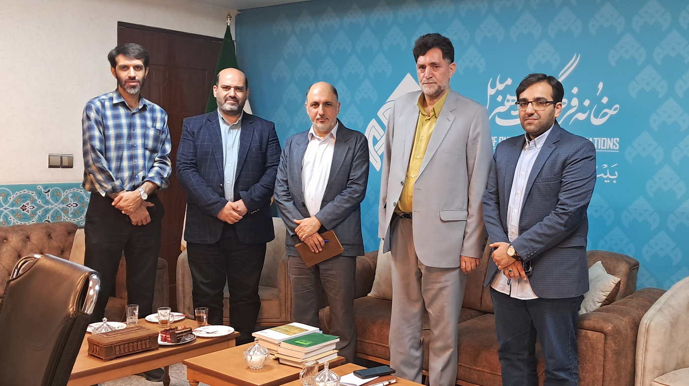 نشست مشترک مدیرکل ارشاد قم با هیئت رئیسه موسسه هنر و اندیشه اسلامی