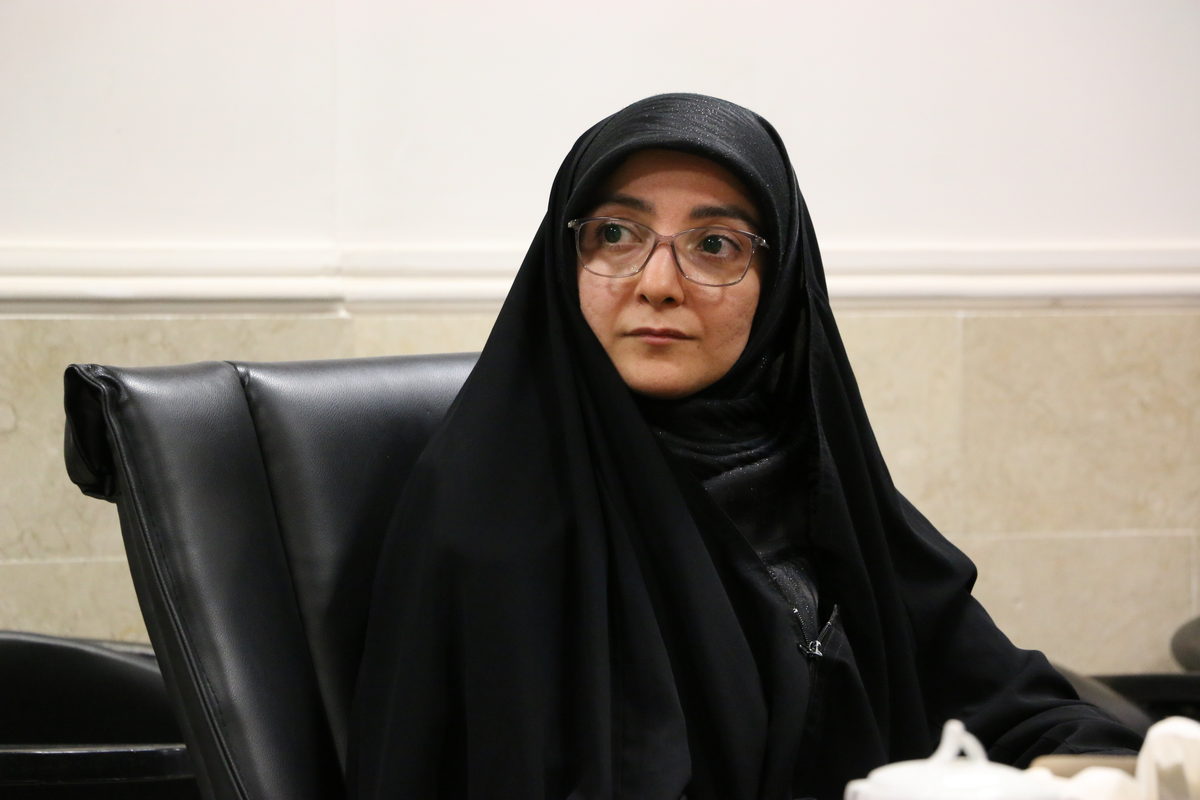 بررسی سبک‌های پوششی رایج در دنیای مد 2 (4)