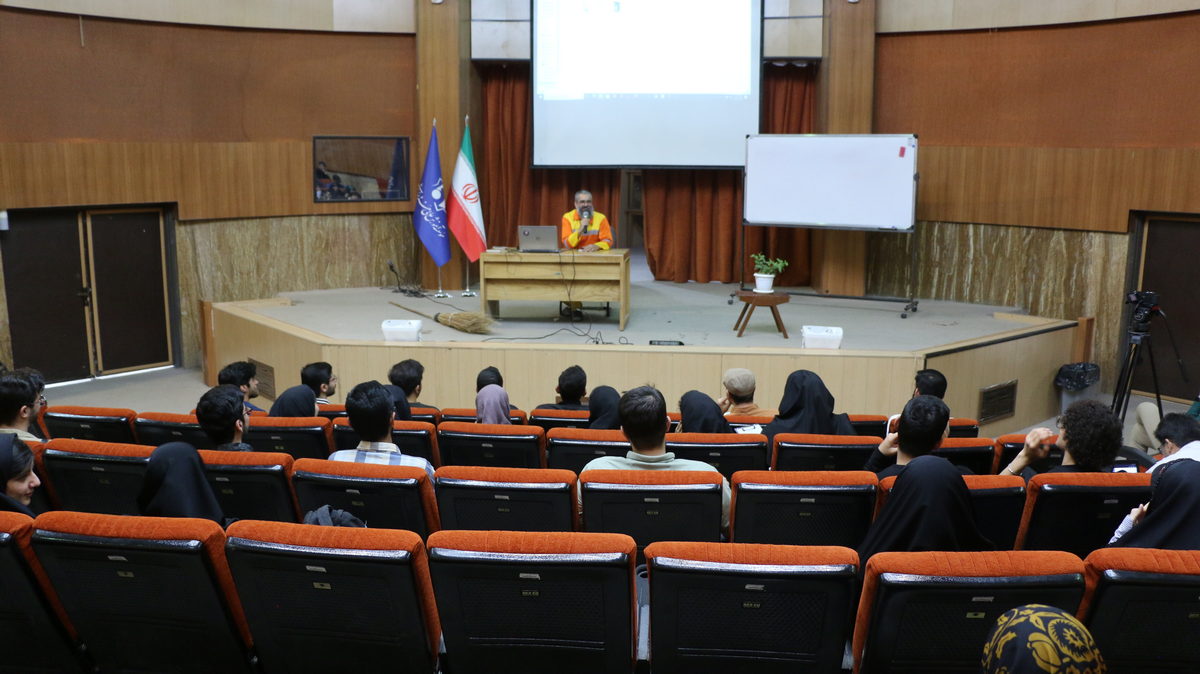 14040801 - نشست انتقال تجربه - قادری - هادی قادری (016)