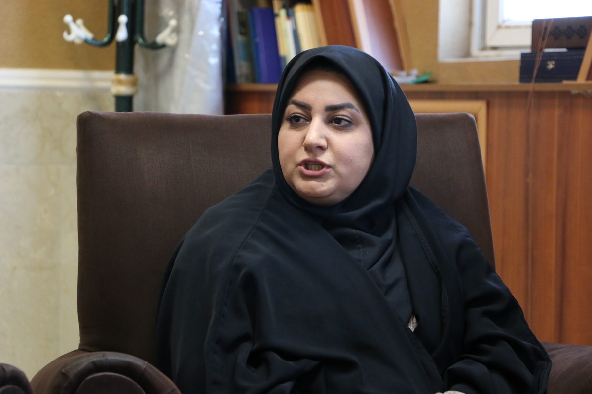 14040811 - جلسه دکتر مصطفی ملائی - مصطفی ملائی,پارسا,فرجی (002)