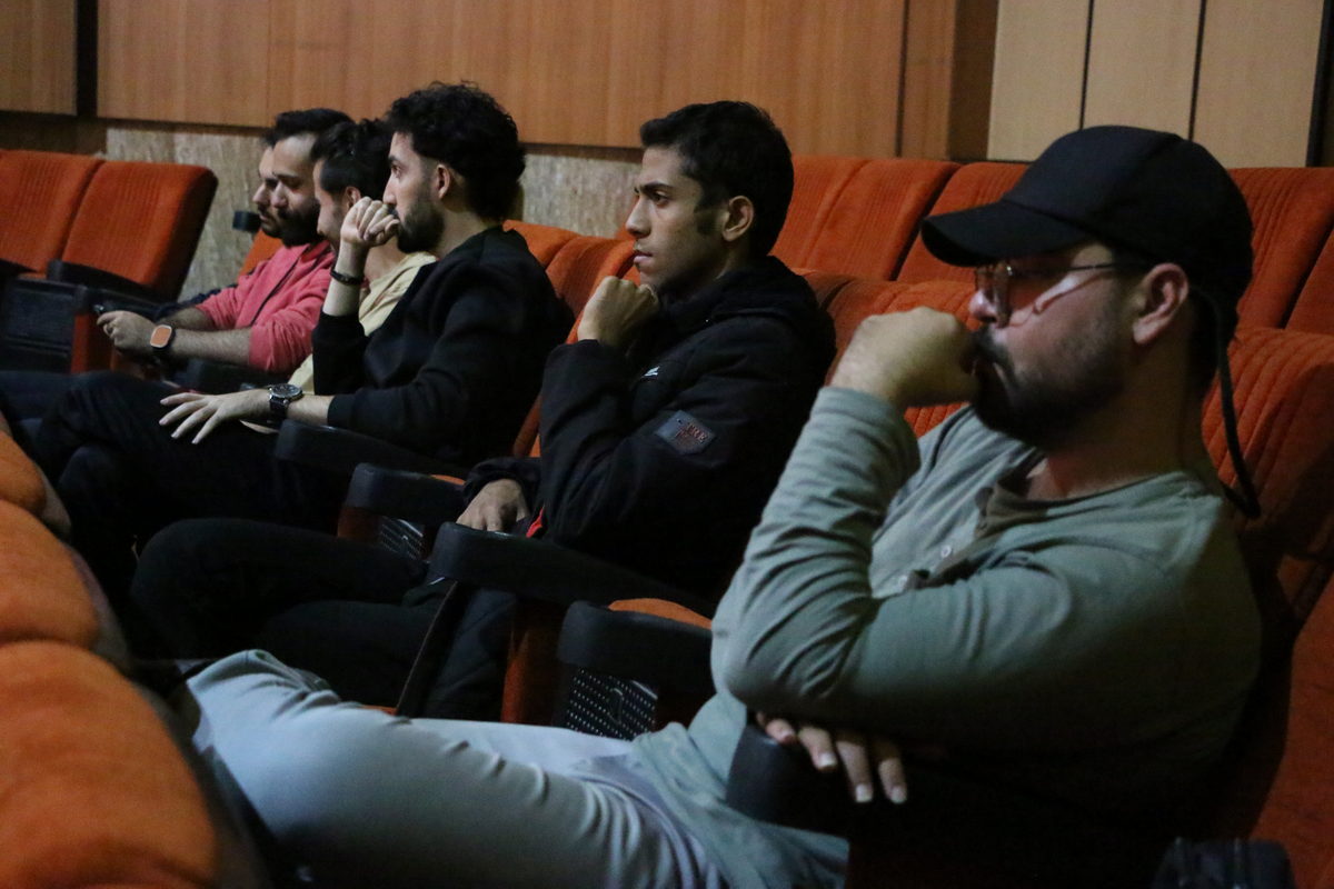 اکران و نقد فیلمهای روز مردگان و این قانون گروه (23)