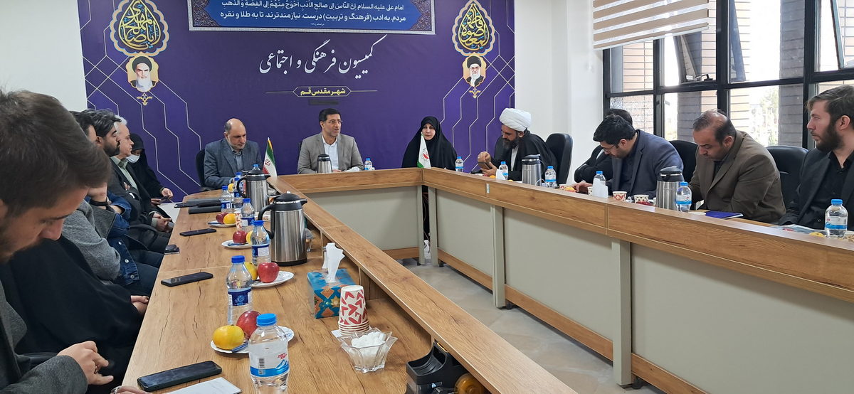 تفاهمنامه دانشگاه هنر و اندیشه با کمیسیون فرهنگی اجتماعی شورای شهر قم