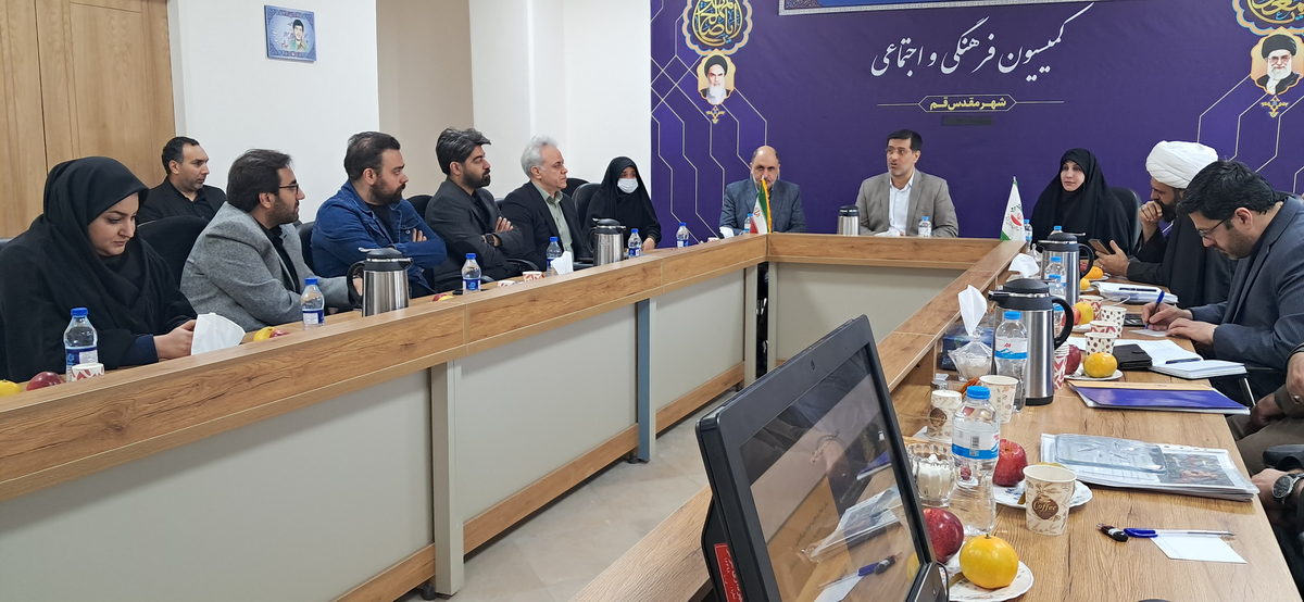 تفاهمنامه دانشگاه هنر و اندیشه با کمیسیون فرهنگی اجتماعی شورای شهر قم