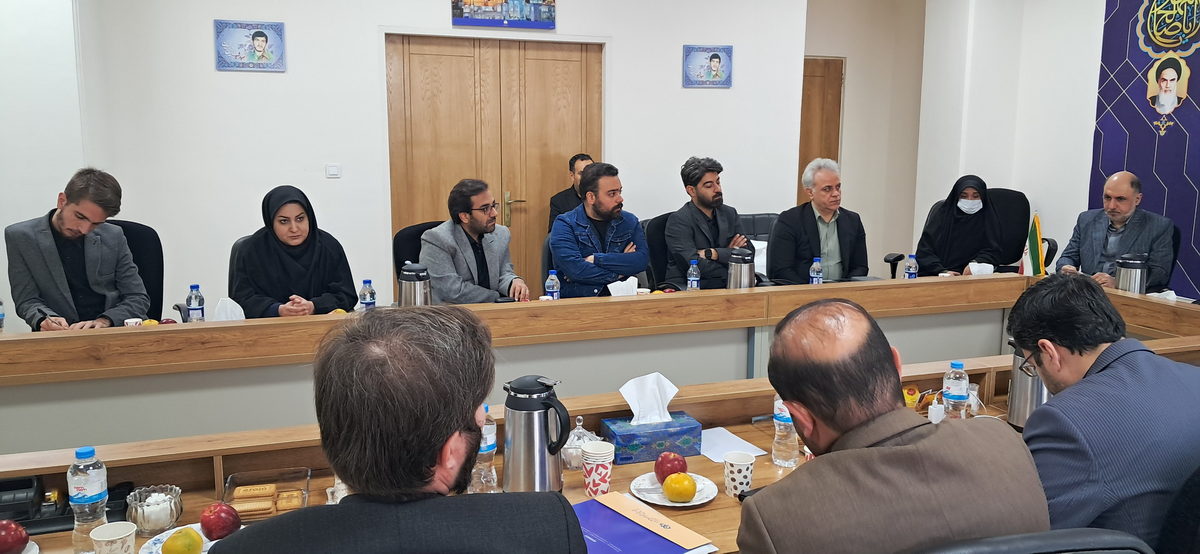 تفاهمنامه دانشگاه هنر و اندیشه با کمیسیون فرهنگی اجتماعی شورای شهر قم