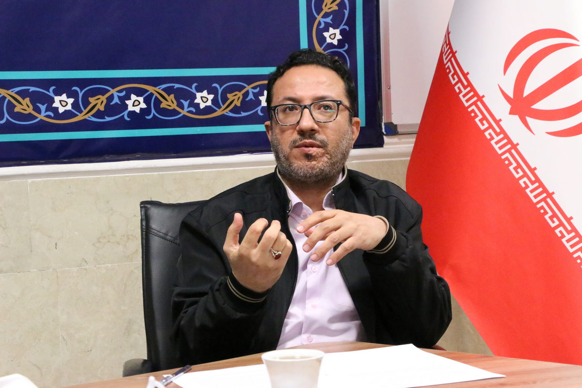 پنجمین کرسی علمی ترویجی دانشگاه هنر و اندیشه، دکتر موسوی گیلانی، دکتر سعیدی زاده، دکتر پرهمت (7)