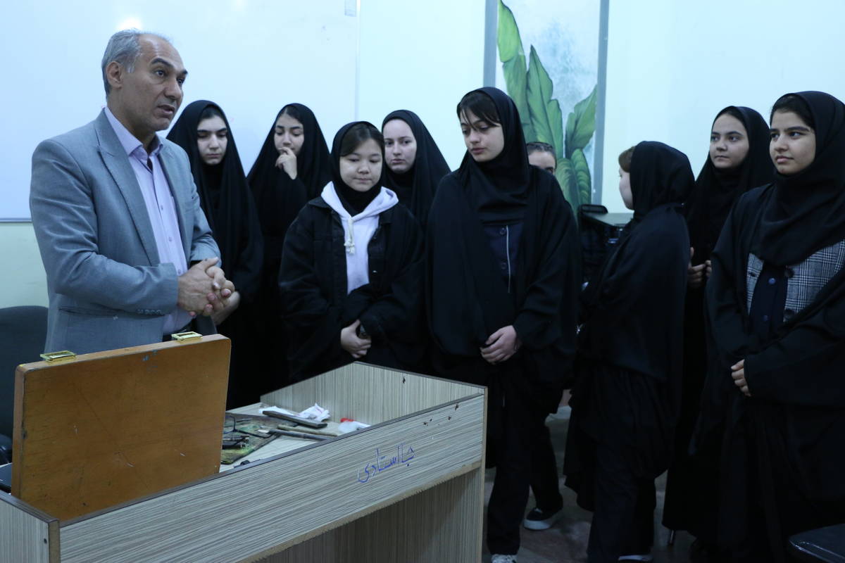 14041203 بازدید هنرستان فتح المبین (23)