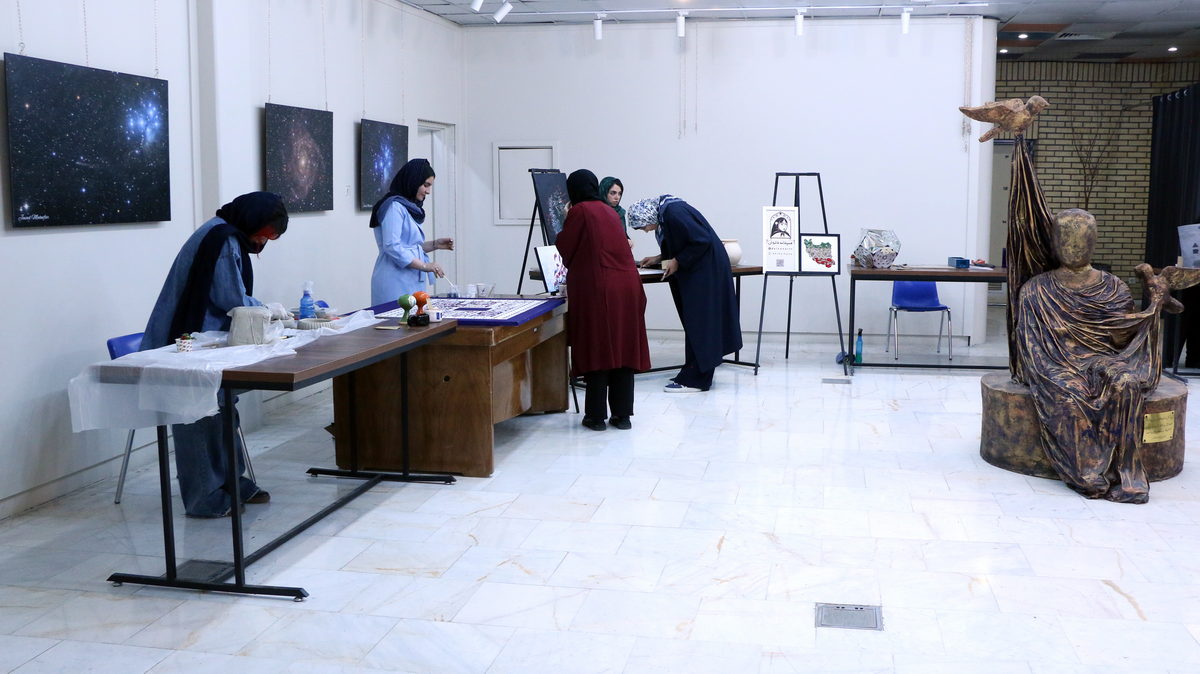 14050213 - گردهمایی معماری - اردیبهشت - حسینی,محدثی,نجفی,رضا عزتی (1018)