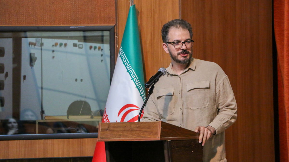14050213 - گردهمایی معماری - اردیبهشت - حسینی,محدثی,نجفی,رضا عزتی (198)