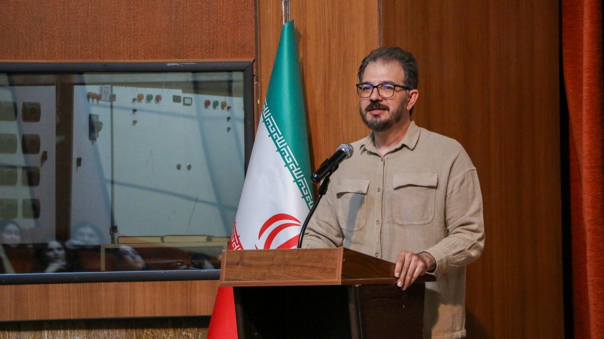 14050213 - گردهمایی معماری - اردیبهشت - حسینی,محدثی,نجفی,رضا عزتی (206)