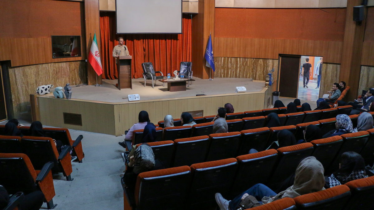 14050213 - گردهمایی معماری - اردیبهشت - حسینی,محدثی,نجفی,رضا عزتی (268)