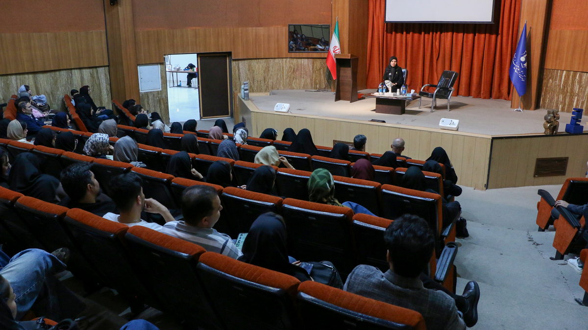 14050213 - گردهمایی معماری - اردیبهشت - حسینی,محدثی,نجفی,رضا عزتی (570)