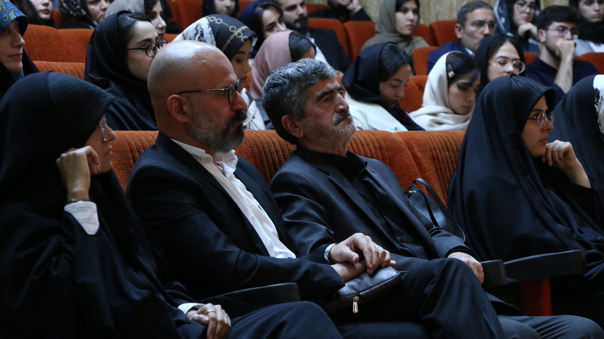 14050213 - گردهمایی معماری - اردیبهشت - حسینی,محدثی,نجفی,رضا عزتی (660)