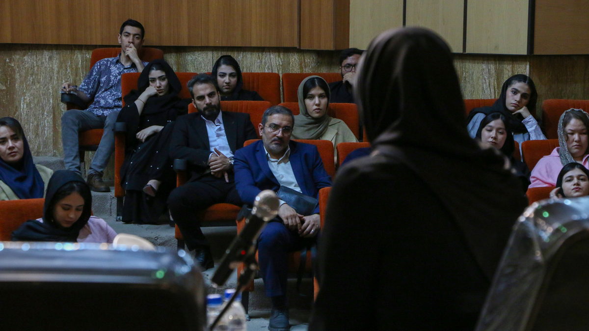 14050213 - گردهمایی معماری - اردیبهشت - حسینی,محدثی,نجفی,رضا عزتی (678)