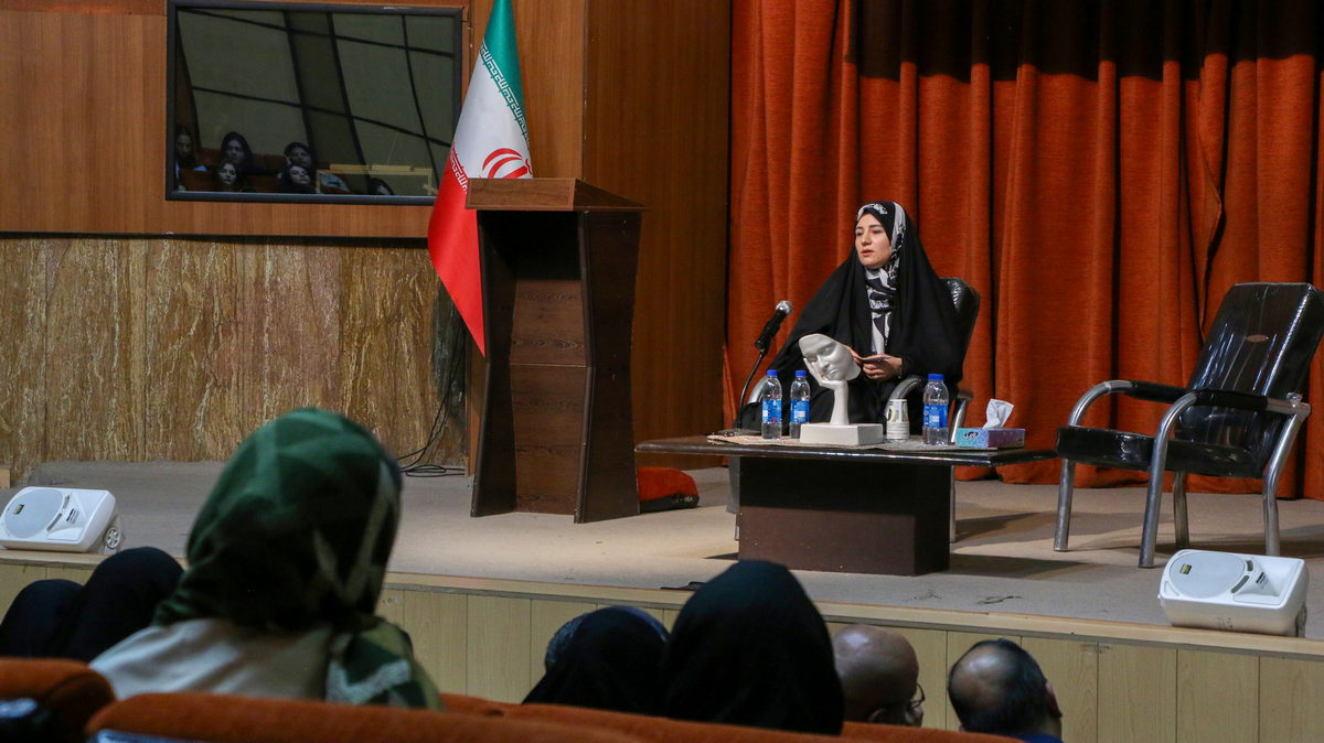 14050213 - گردهمایی معماری - اردیبهشت - حسینی,محدثی,نجفی,رضا عزتی (748)