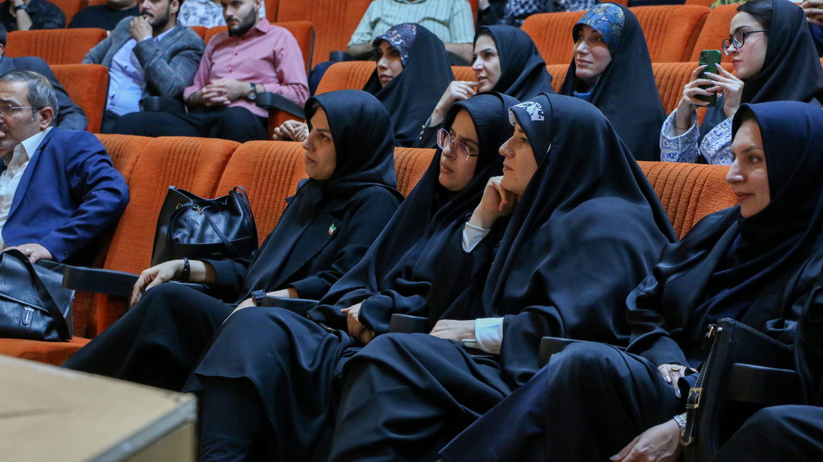 14050213 - گردهمایی معماری - اردیبهشت - حسینی,محدثی,نجفی,رضا عزتی (940)