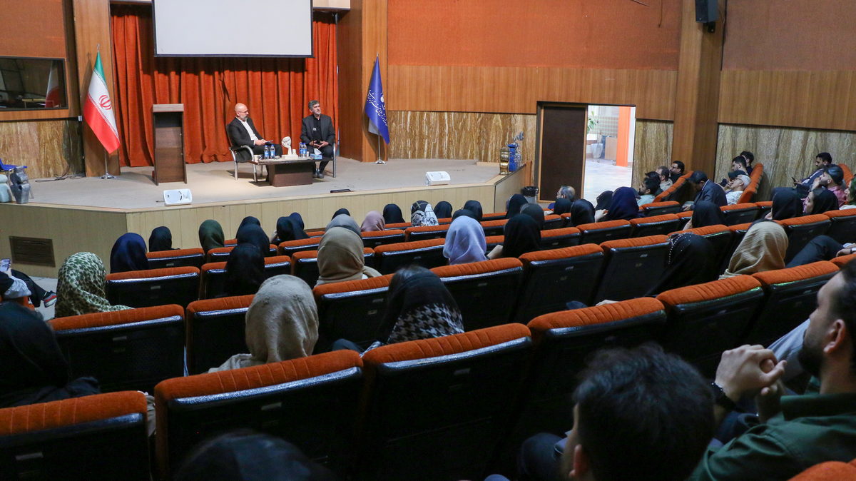 14050213 - گردهمایی معماری - اردیبهشت - حسینی,محدثی,نجفی,رضا عزتی (976)