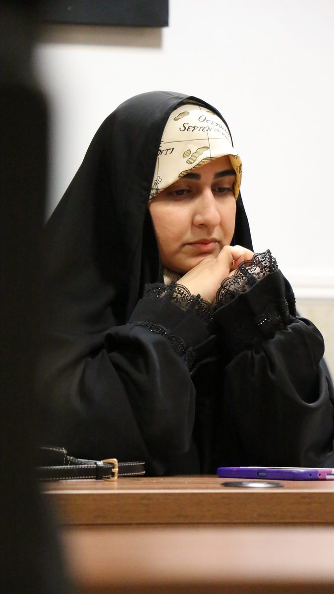 14050223 - سلسله نشست ادبی ماها ماها 70 - جشن دوسالگی - عزیزی (207)